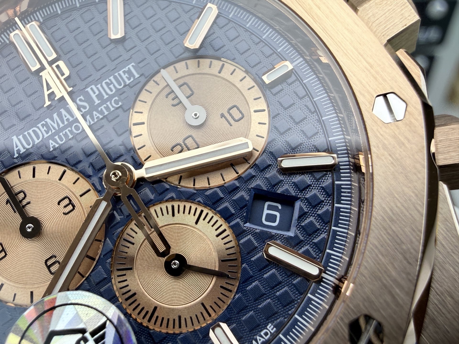 Audemars Piguet Royal Oak 26331OR, Rose Gold with Blue Dial - Image 4