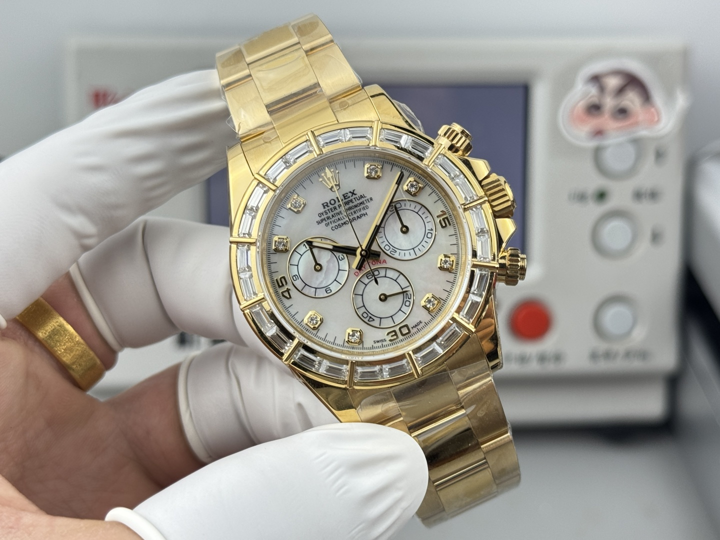 Rolex Cosmograph Daytona 116568 18K Yellow Gold Baguette Diamond Bezel White Mother-of-Pearl Dial Chronograph - Image 2