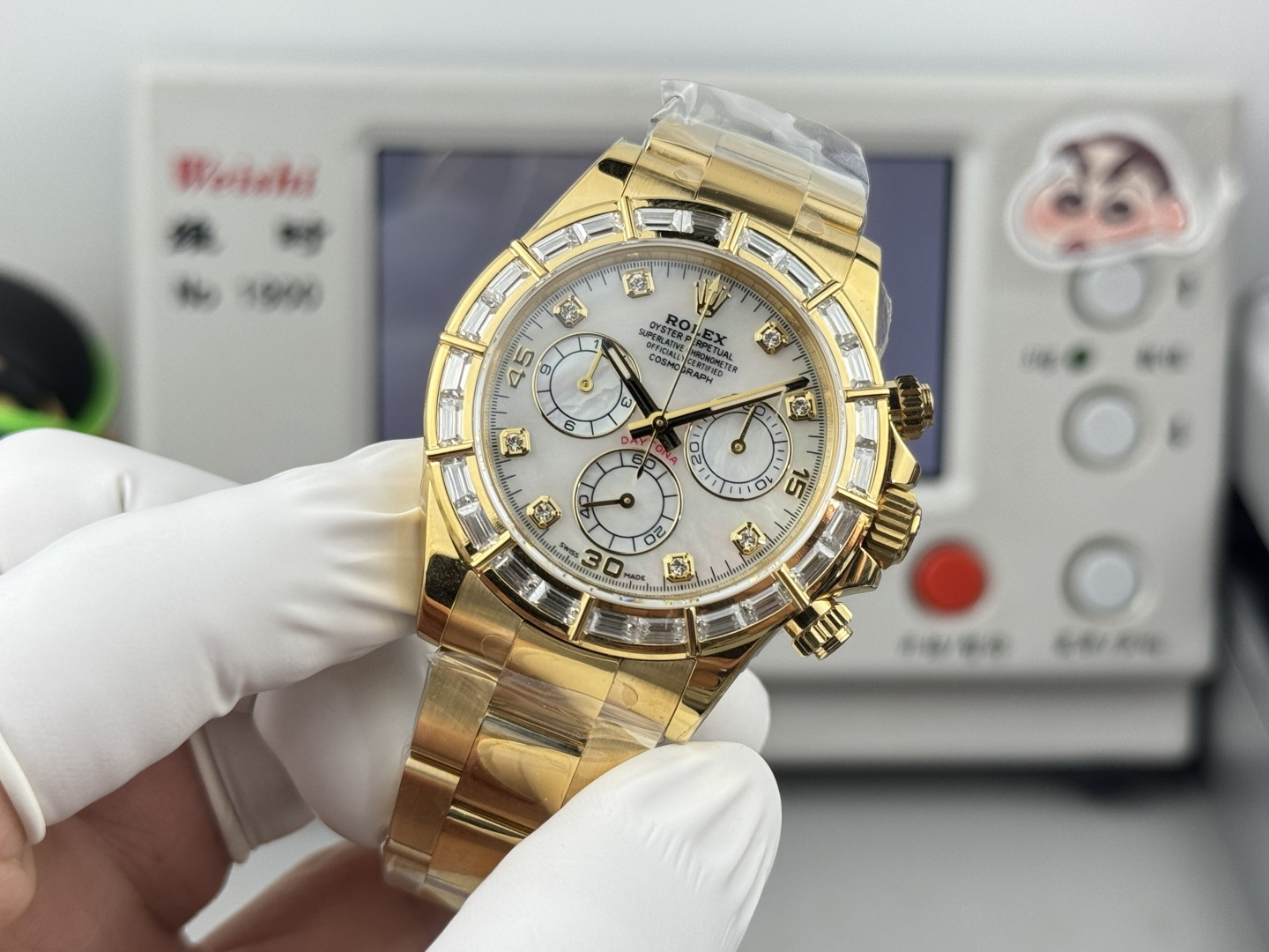 Rolex Cosmograph Daytona 116568 18K Yellow Gold Baguette Diamond Bezel White Mother-of-Pearl Dial Chronograph - Image 3