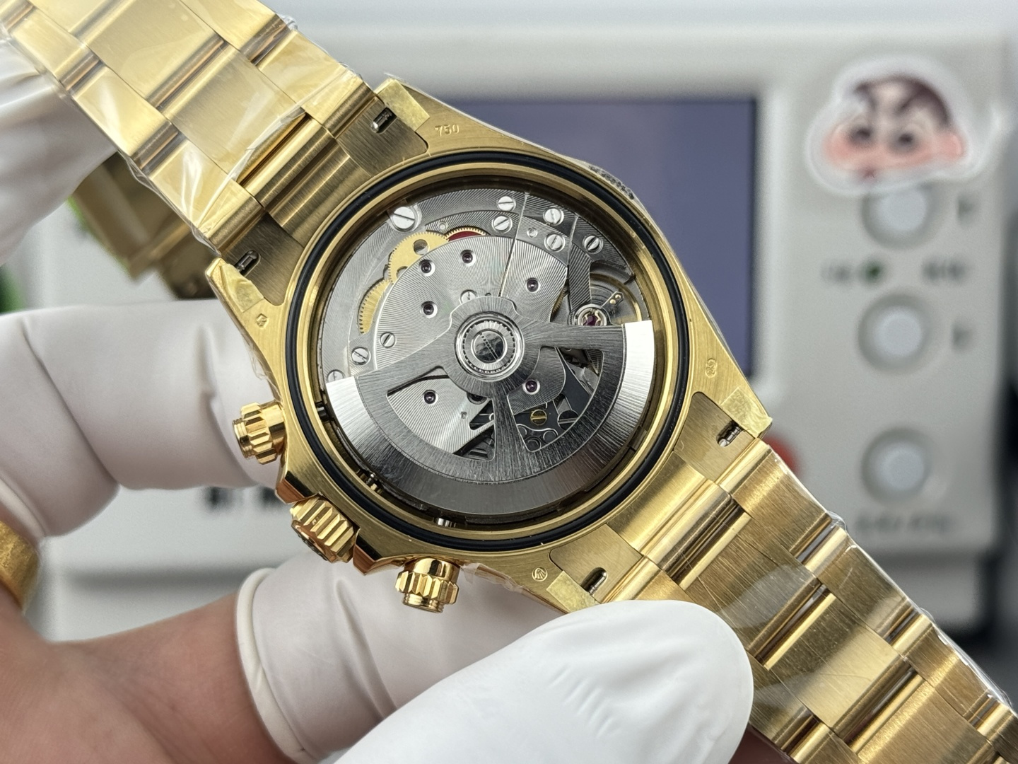 Rolex Cosmograph Daytona 116568 18K Yellow Gold Baguette Diamond Bezel White Mother-of-Pearl Dial Chronograph - Image 7