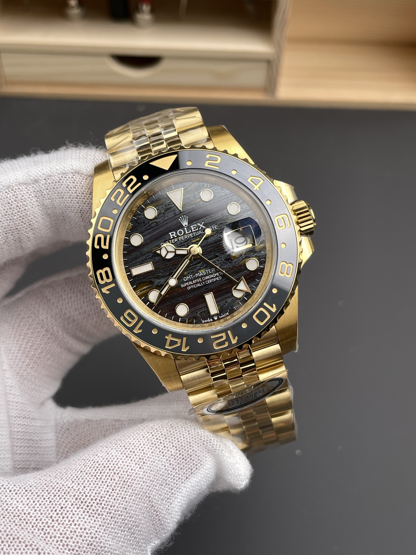 Rolex GMT-Master II 126718GRNR Meteorite Dial - Image 2