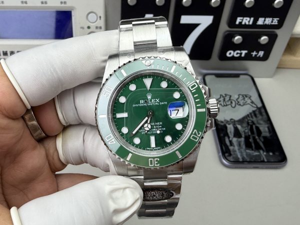 Rolex Submariner Date Hulk 116610LV/126610LV Men's Watch