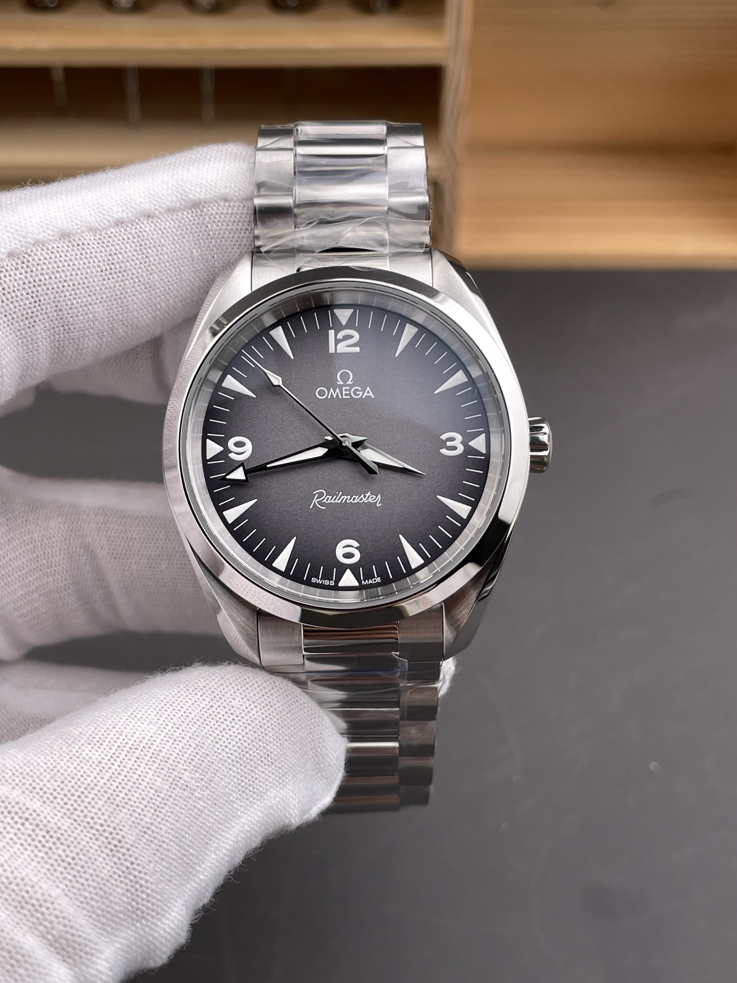 OMEGA Seamaster Railmaster - Image 2