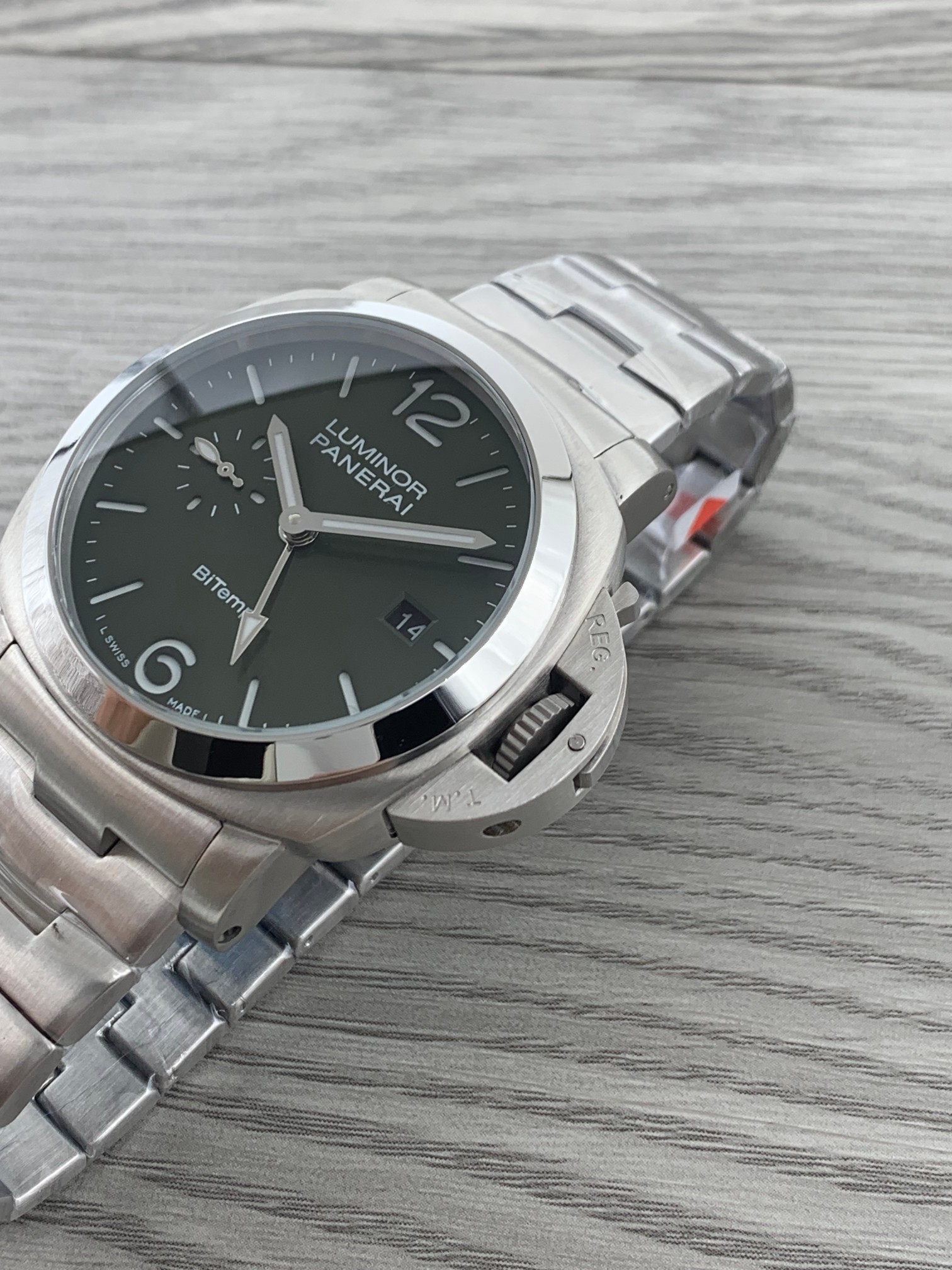 Panerai Luminor Quaranta BiTempo PAM01640 Green Dial Automatic Men’s Watch - Image 5