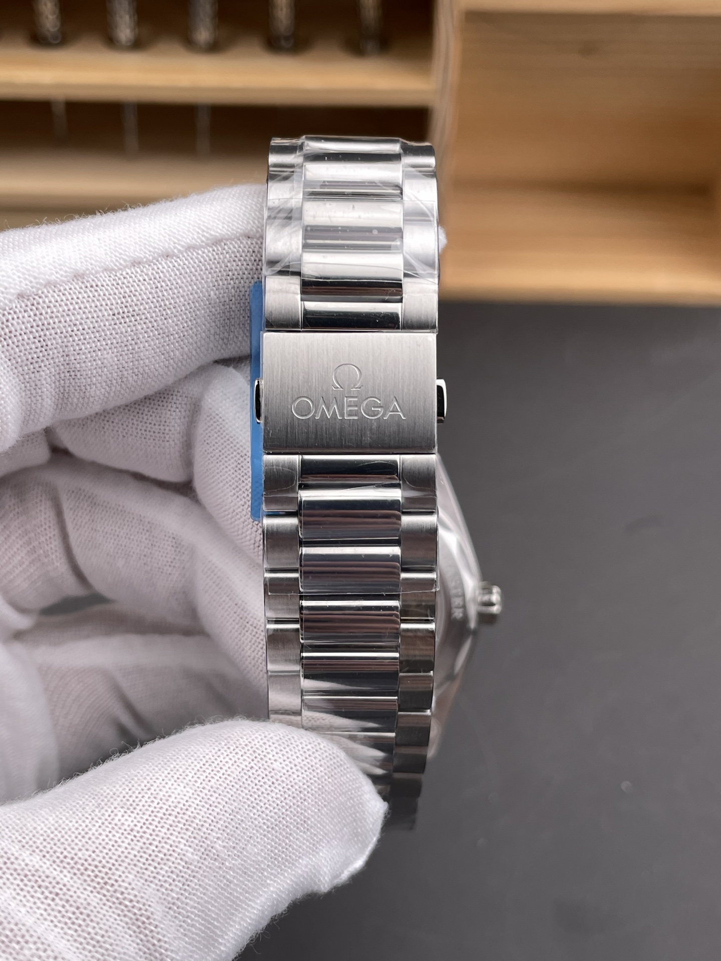 OMEGA Seamaster Railmaster - Image 7