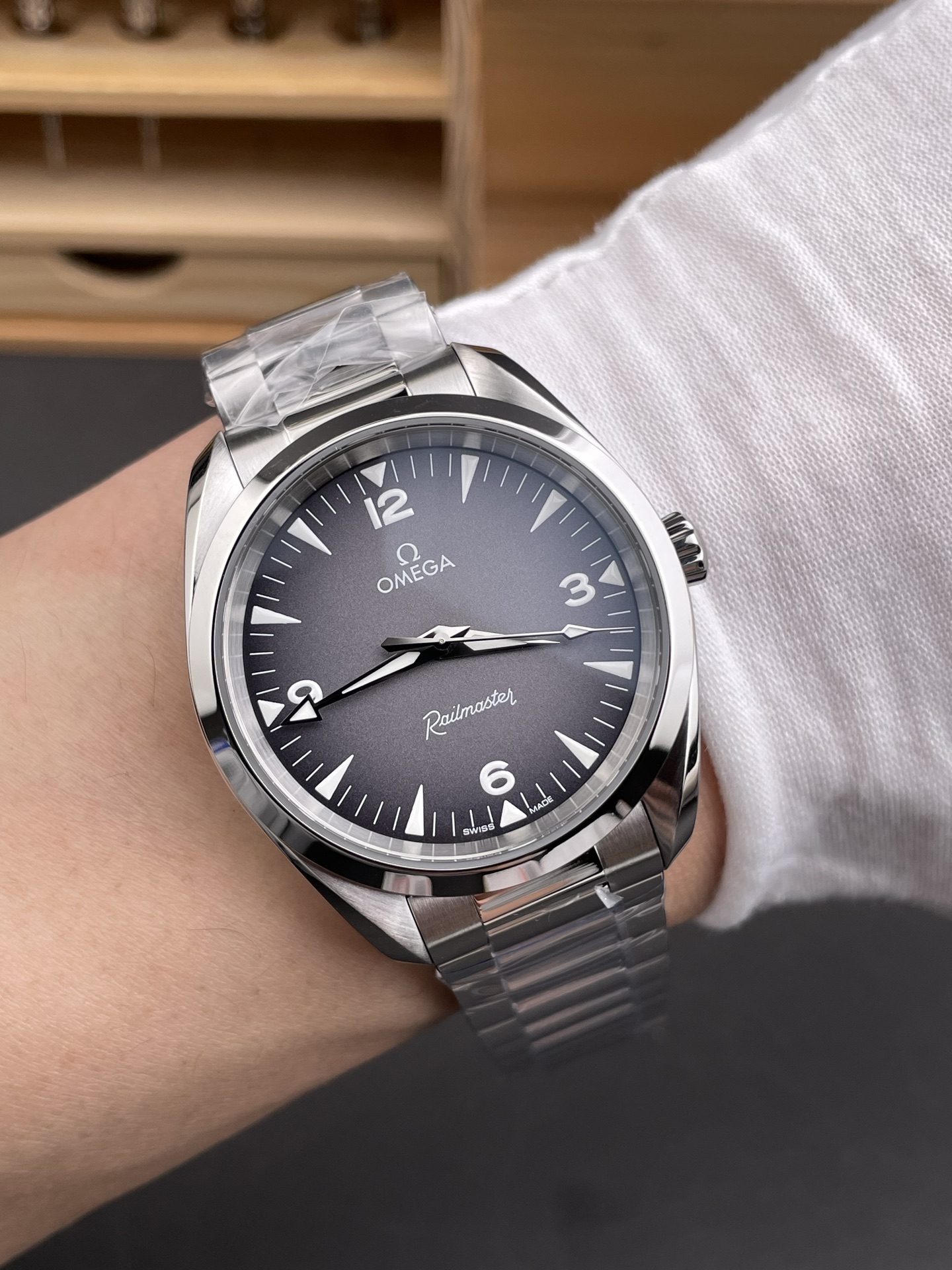 OMEGA Seamaster Railmaster - Image 8